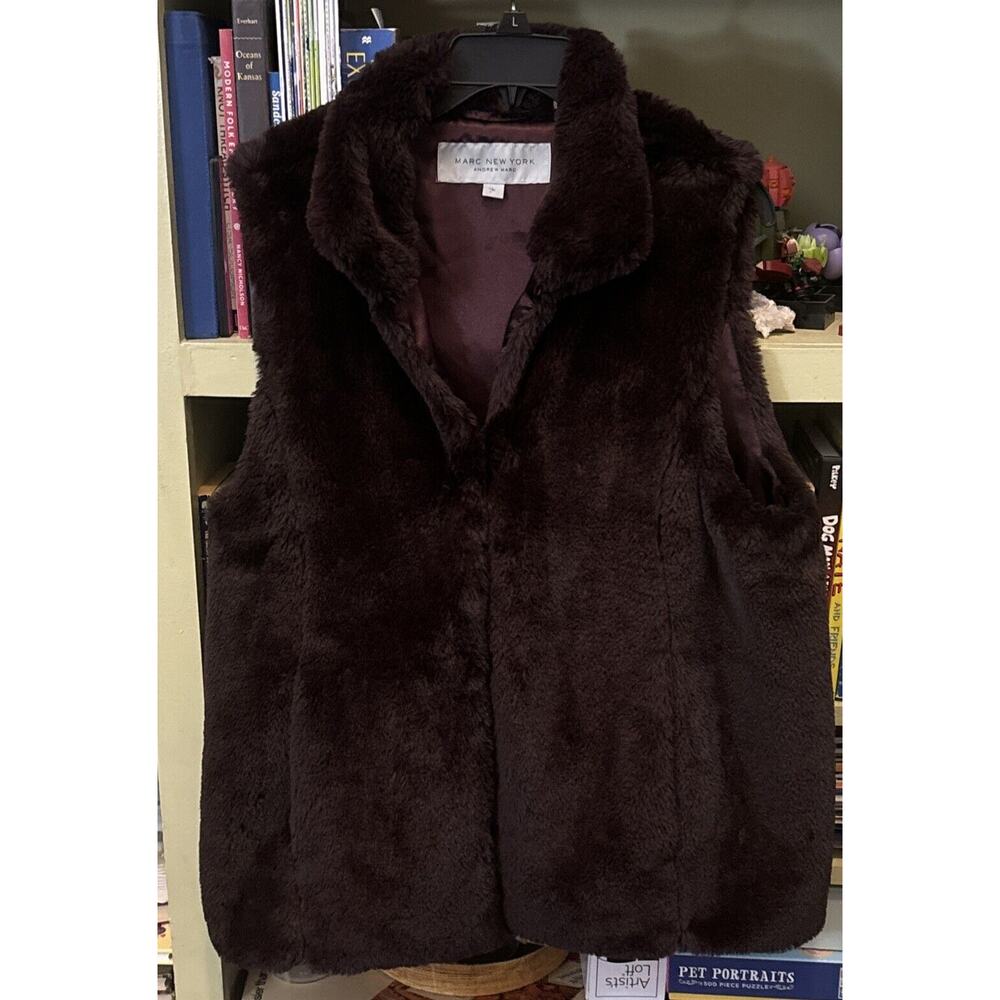 Marc New York Women L Chocolate Brown Faux Fur Sleeveless Vest Pockets Soft EUC